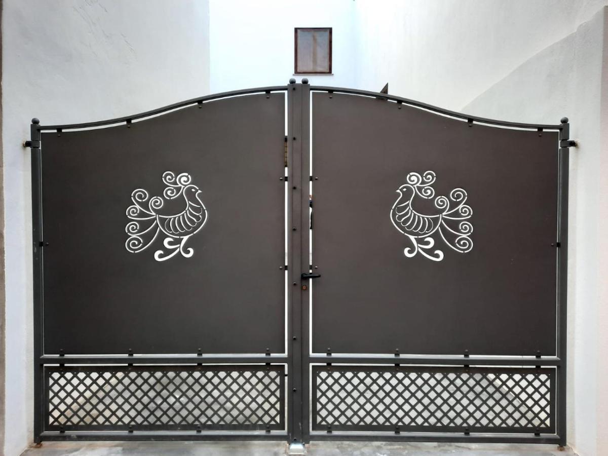 Appartamento Su Palazzina Storica In Centro A SantʼAntìoco エクステリア 写真